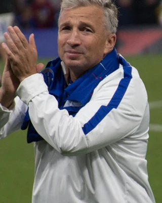 Dan PETRESCU
