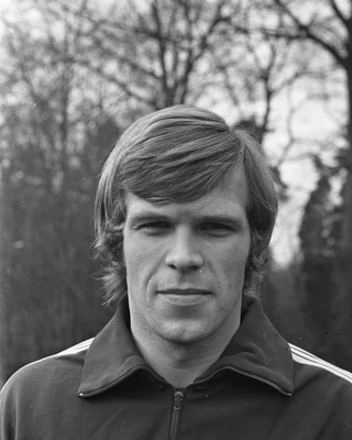 Theo DE JONG