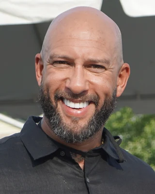 Tim HOWARD