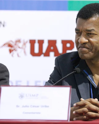 Julio Cesar URIBE