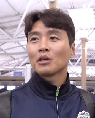 LEE Donggook