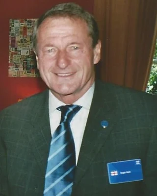 Roger HUNT