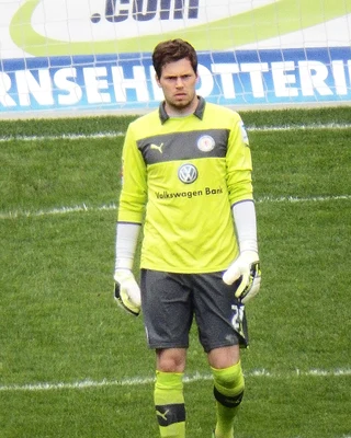 Daniel DAVARI